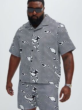 Fashion Nova Men's Black & White Abstract Print Short Sleeve Shirt